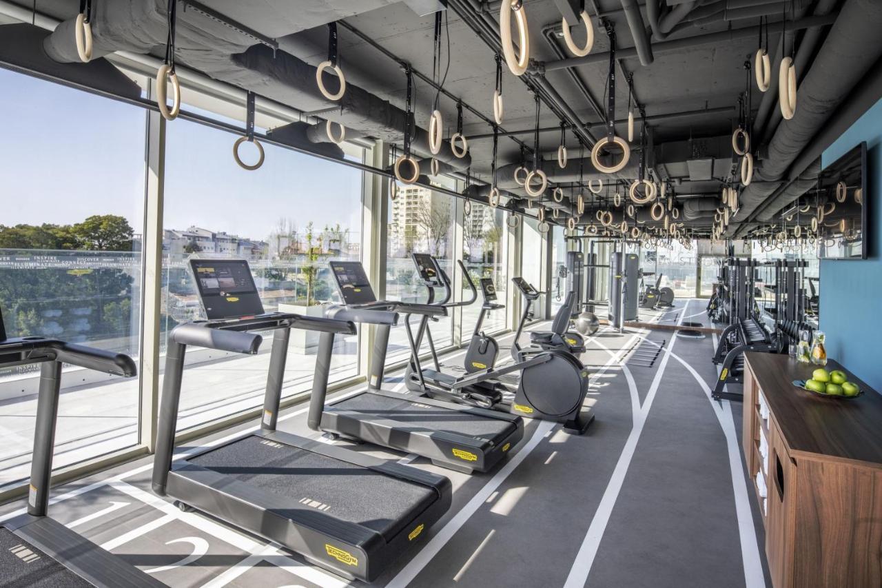 Renaissance Porto Lapa Hotel Eksteriør billede The gym at the 100m² Sky Club