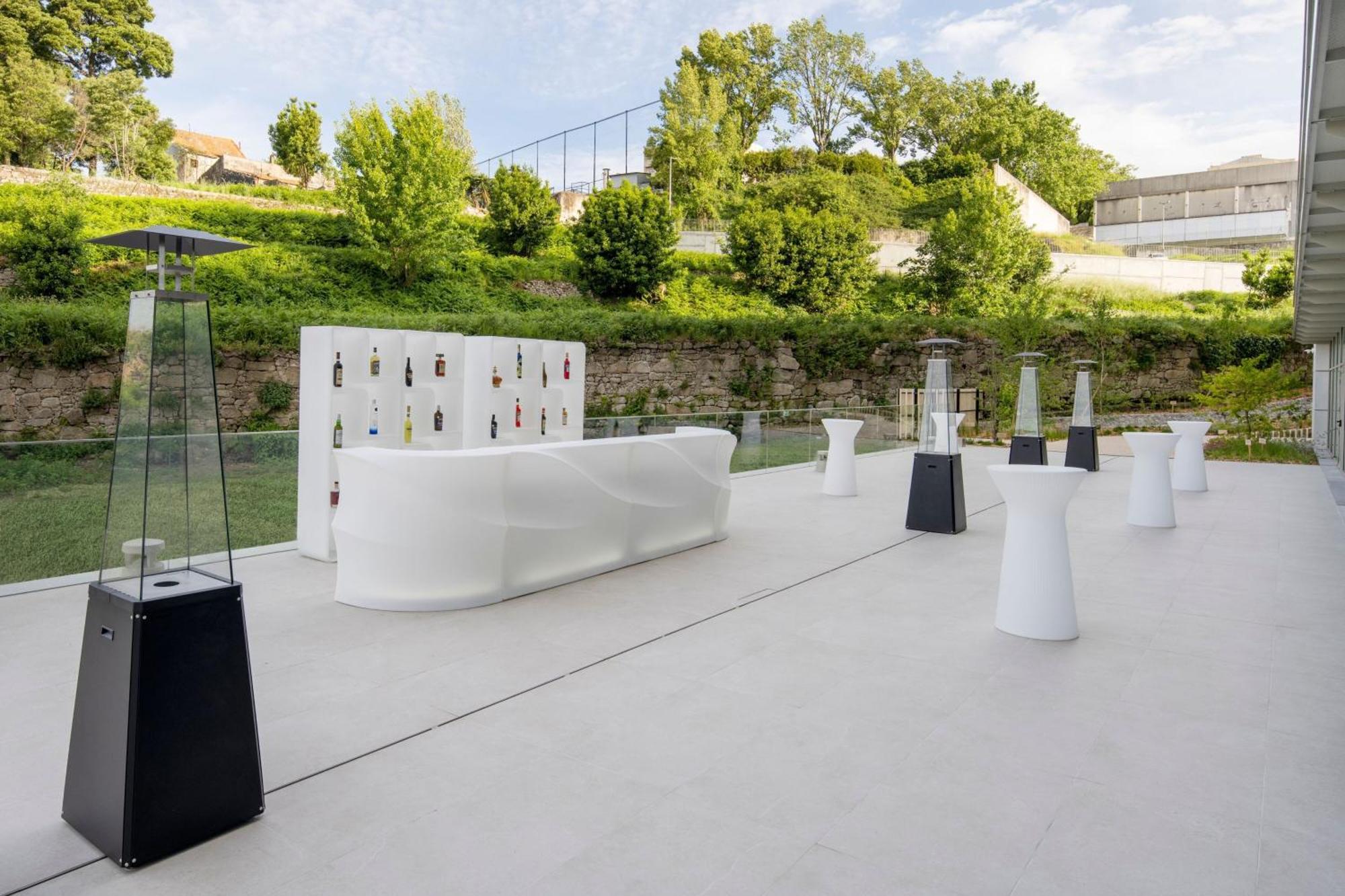 Renaissance Porto Lapa Hotel Eksteriør billede The terrace of the museum